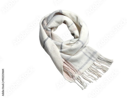 Elegant white scarf with fringe detail perfect for winter fashion.
