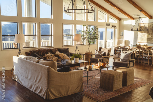 Quadro em tela Modern rustic living room interior with high ceilings and mountain vie