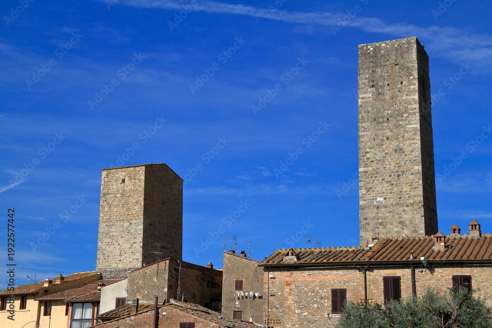 Fototapeta premium San Gimignano's Historic Medieval Towers in Tuscany, Italy