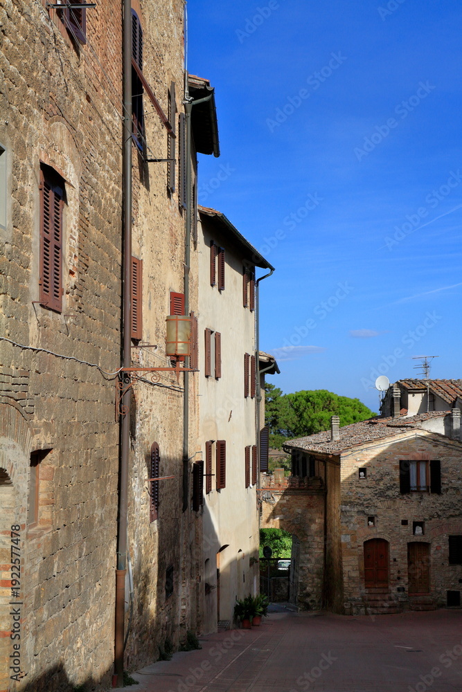 Fototapeta premium The historic medieval center of the Italian hill town of San Gimignano, Italy
