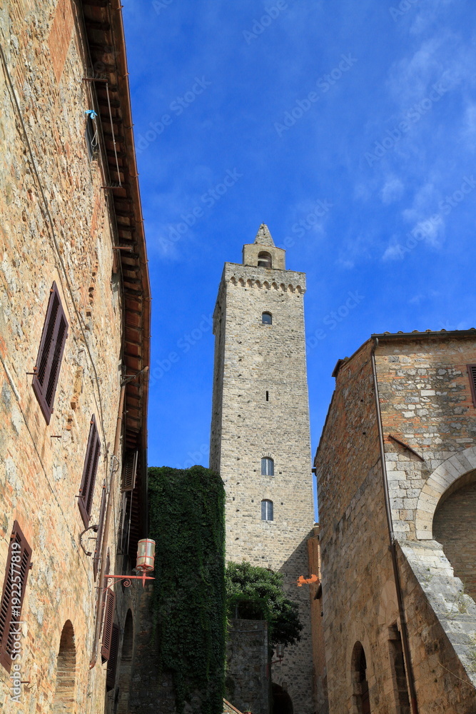 Fototapeta premium San Gimignano's Historic Medieval Towers in Tuscany, Italy