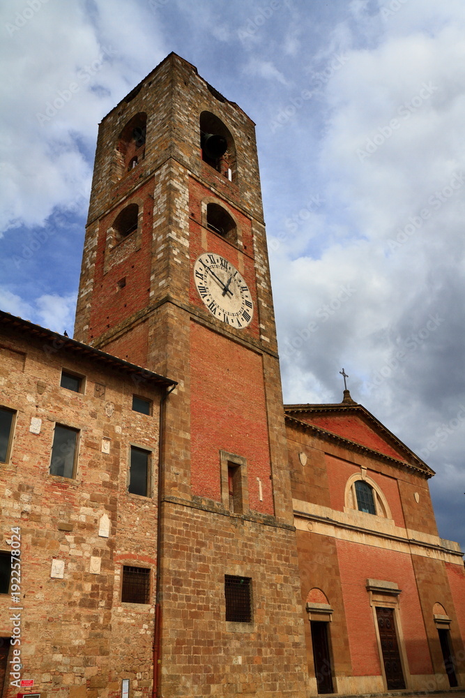 Fototapeta premium The historic medieval center of the Italian hill town of Colle di Val d' Elsa, Siena, Tuscany