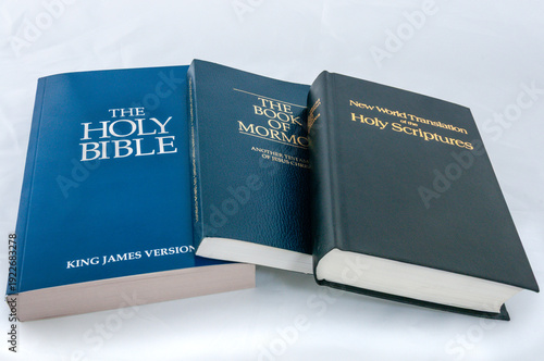 Φωτογραφία A Holy Bible with the Book of Mormon and the New World Translation of the Holy S