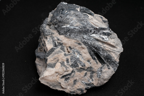 Billede på lærred Metallic black crystals in beige rock