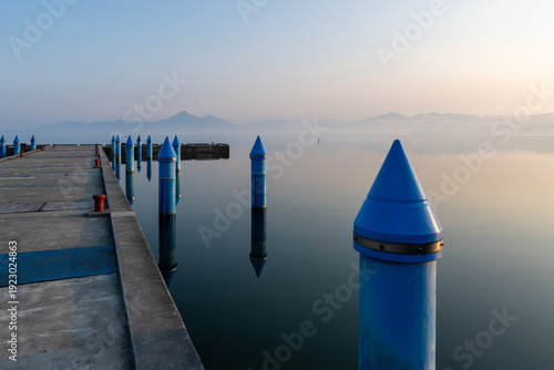 Foto Pier on Lake Inawashiro in Morning Mist, Fukushima, Japan