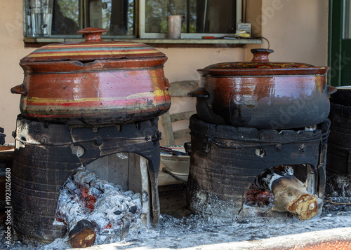 crete traditional cooking pot