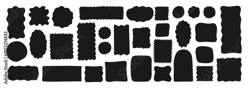 Abstract silhouette organic shape set with wavy liquid forms and irregular geometric frames. Retro fluid blobs curves, scalloped edges and soft oval spots. Flat minimal abstract elements modern look