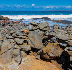 Papier peint photo  Waves Crashing Against Boulders on The Volcanic Shoreline Po'olua Beach, Molokai, Hawaii, USA  © Billy McDonald