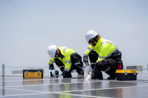 Billede på lærred Professional solar panel installer engineer team installing photovoltaic system renewable energy power rooftop, electrical technician maintenance sustainable technology, renewable electricity energy