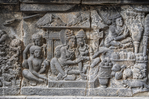 фотографія Closeup view of ancient stone bas-relief of Rama and Sita in Ayodhya palace, Shi