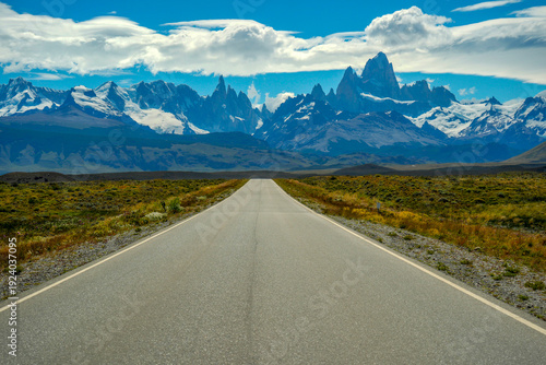 endless road from el calafate to el chanten patagonia argentina with fitz roy mountain view