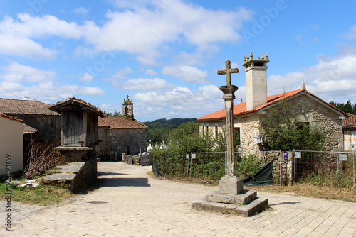 Cross on the road in O Coton Palas de Rei July 2024