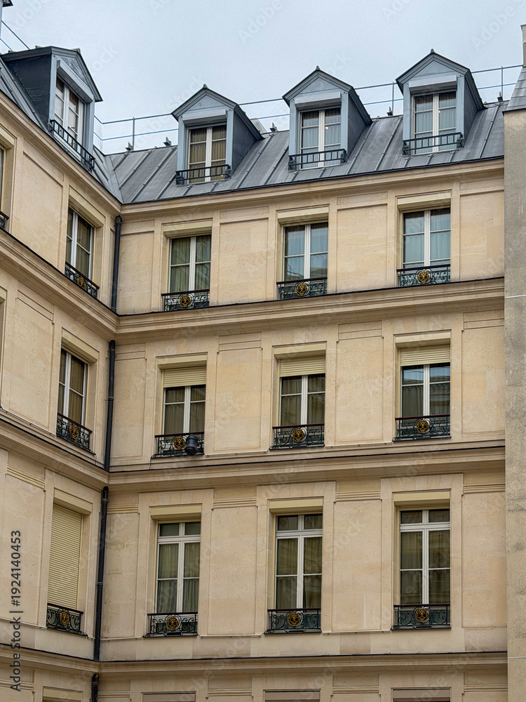 Fototapeta premium Park Hyatt Vendome Hotel in Paris, France