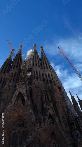 Wallpaper Mural sagrada familia barcelona Torontodigital.ca