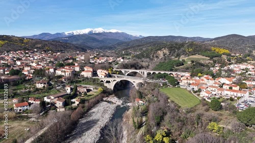 Vue aérienne de Céret et du tech dans les pyrénées orientales en région occitanie (66400) France