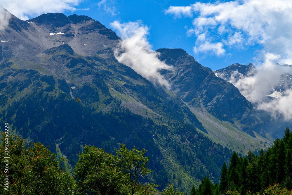 Fototapeta premium Bergdorf Sulden (Solda) in Südtirol, Italien