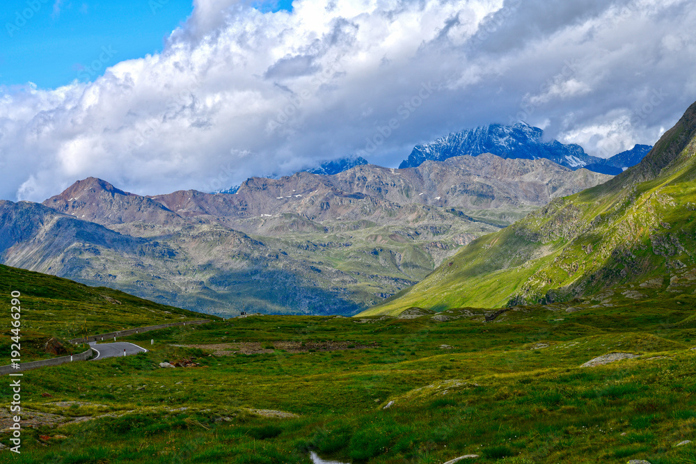 Fototapeta premium Der Gaviapass-Straße Nahe Gaviapass (Passo di Gavia) in Norditalien
