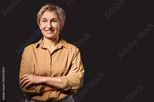 Blonde mature woman with sh...