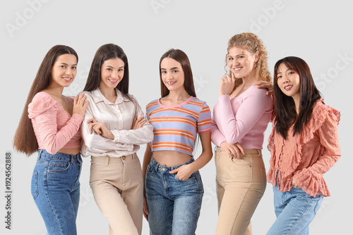Group of young women on lig...