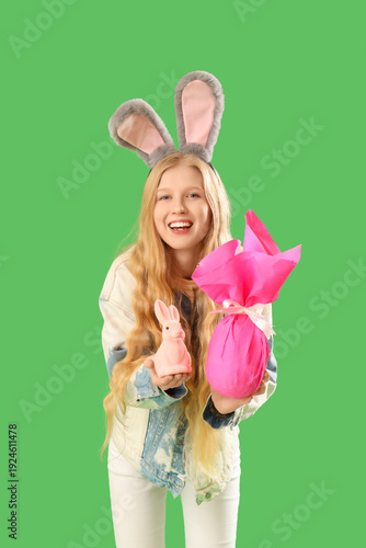 Young girl with Easter bunn...