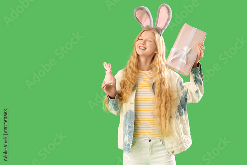Young girl with Easter bunn...