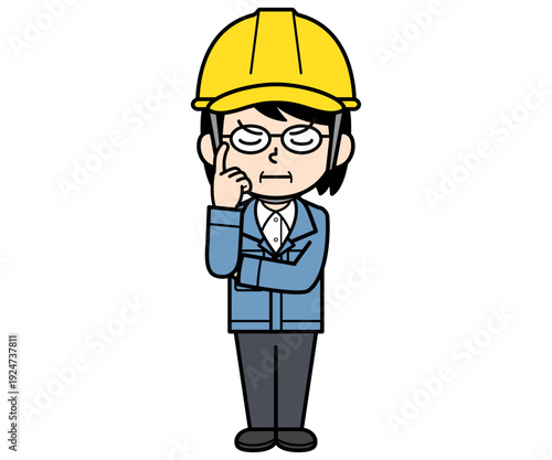 熟考するヘルメットをかぶった現場監督の中年女性