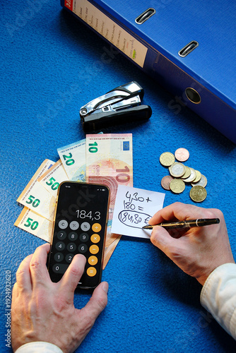 Quadro su tela Contabilidad, finanzas y cuentas con calculadora, dinero cash y apunte contable