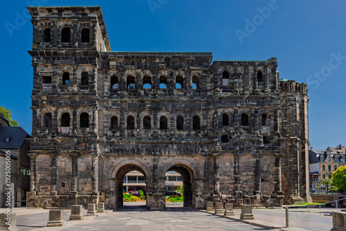 Obraz na plátně Porta Nigra in Trier, Germany - UNESCO Roman city gate landmark with historic st