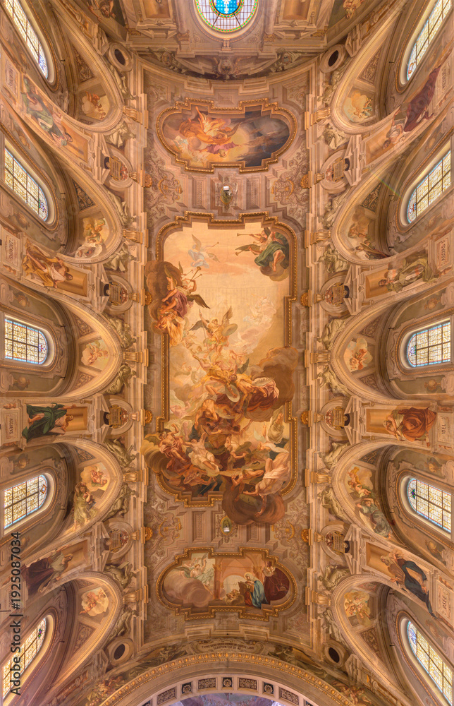 Obraz premium BUSTO ARSIZIO, ITALY - JANUARY 19, 2026: The ceiling fresco of St. Michael in the battle with the Fallen angels in church Chiesa di San Michaele by Ettore and Mario Chiodo Grandi (1932 - 1934).