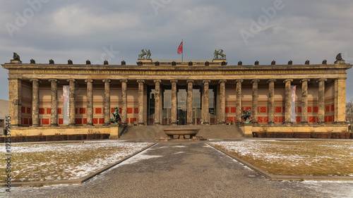 Das Alte Museum auf der Museumsinsel in Berlin bei winterlichem Wetter