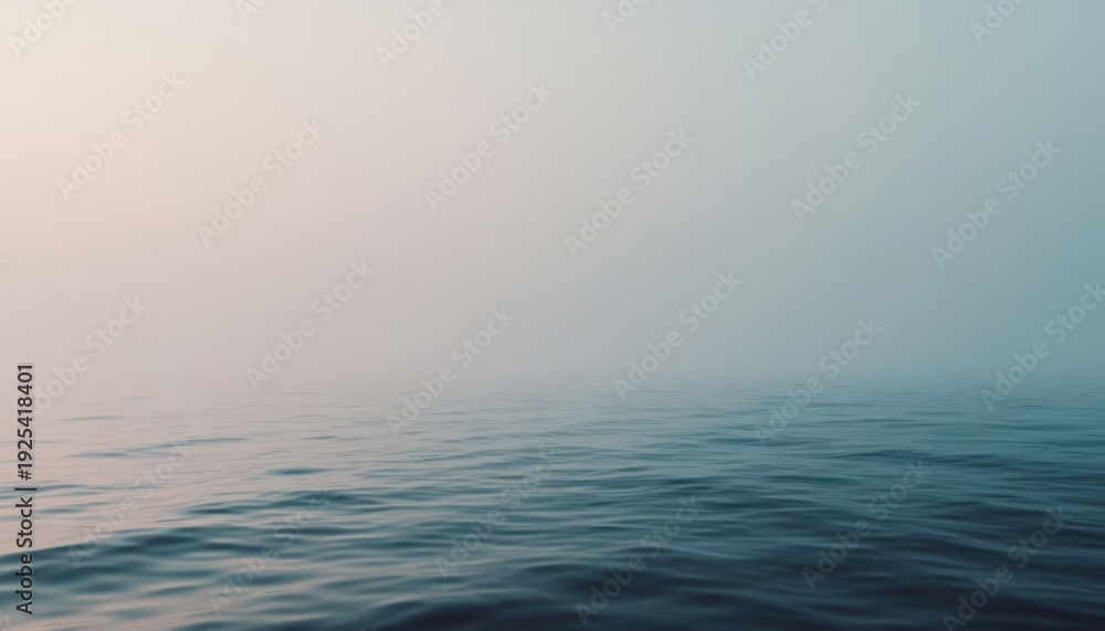 Obraz premium Minimal foggy sea horizon