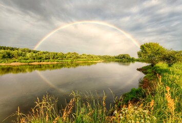Handdoek met foto Weide Regenboog boven Dnjepr na zomerregen  © Nadzeya Pakhomava
