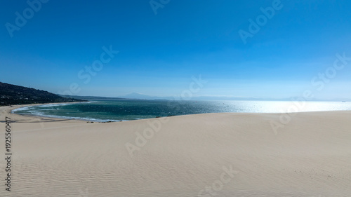 vista de la bonita playa virgen de Valdevaqueros en el municipio de Tarifa, Andalucía