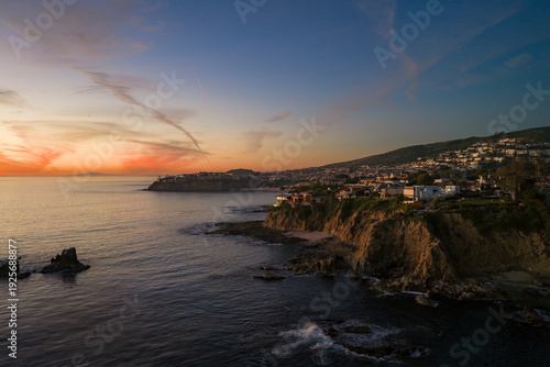 Φωτογραφία Laguna Beach Coastal Bay Blazing Sunset Low