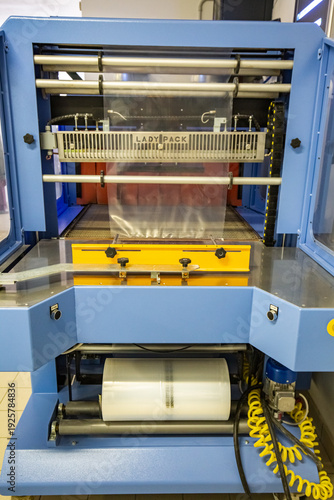 Wallpaper Mural Automated Industrial Shrink-Wrap Packaging Machine Torontodigital.ca