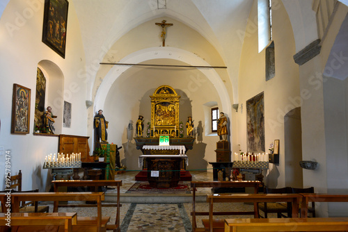 Innenansicht der Chiesa di San Vitale in Bormio im Veltlin (Italien)