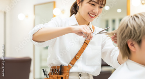 Wallpaper Mural 美容師・ヘアスタイリスト Torontodigital.ca