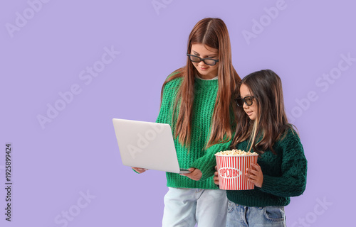 Cute Asian sisters in 3D gl...