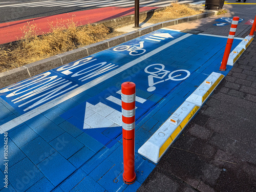 自転車専用レーンがある風景