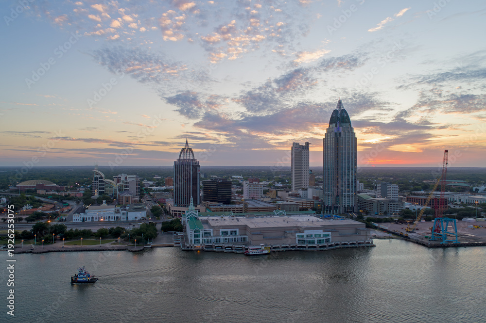 Fototapeta premium Downtown Mobile, Alabama at sunset