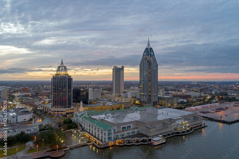 Fototapeta premium Downtown Mobile, Alabama at sunset