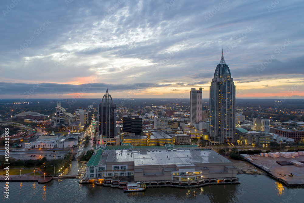 Fototapeta premium Downtown Mobile, Alabama at sunset