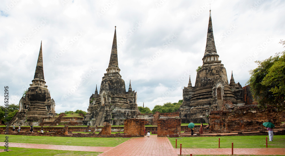 Εκτύπωση καμβά The three iconic restored chedis (stupas) at Wat Phra Si Sanphet in Ayutthaya, Thailand