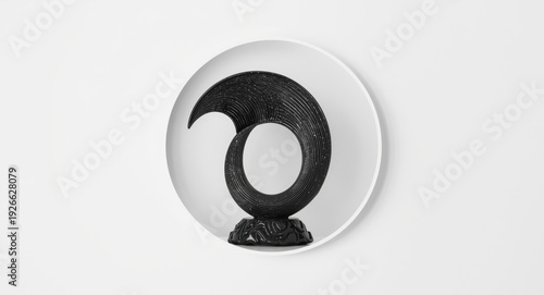 Stylish black white fishtai...