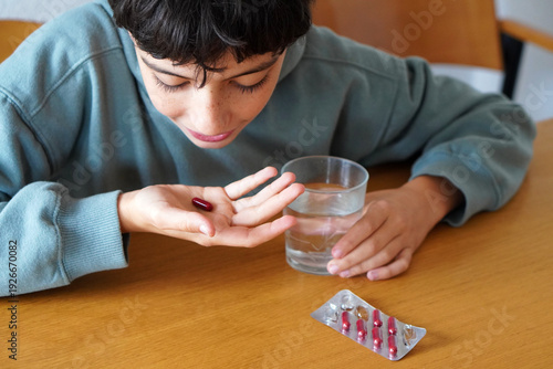 Konstfotografi Medication and self-medication in adolescence