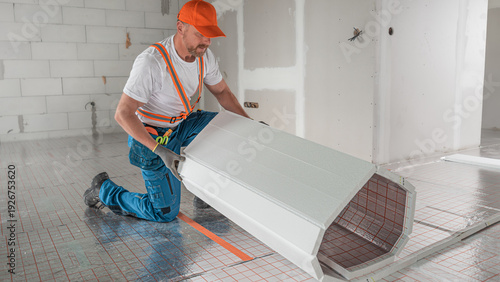 Принти на полотні Work on underfloor heating