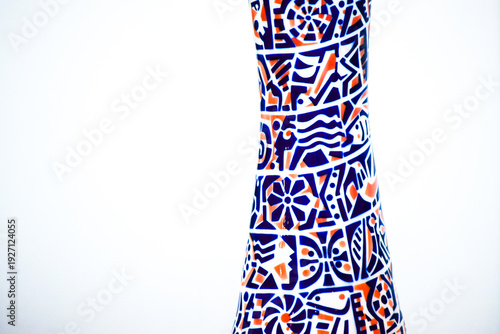 Cerámica con geometría abstracta