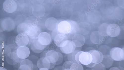 キラキラ光る水面の光