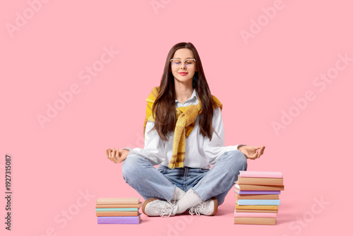 Young woman in eyeglasses w...