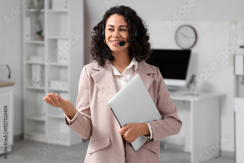 Female African-American onl...